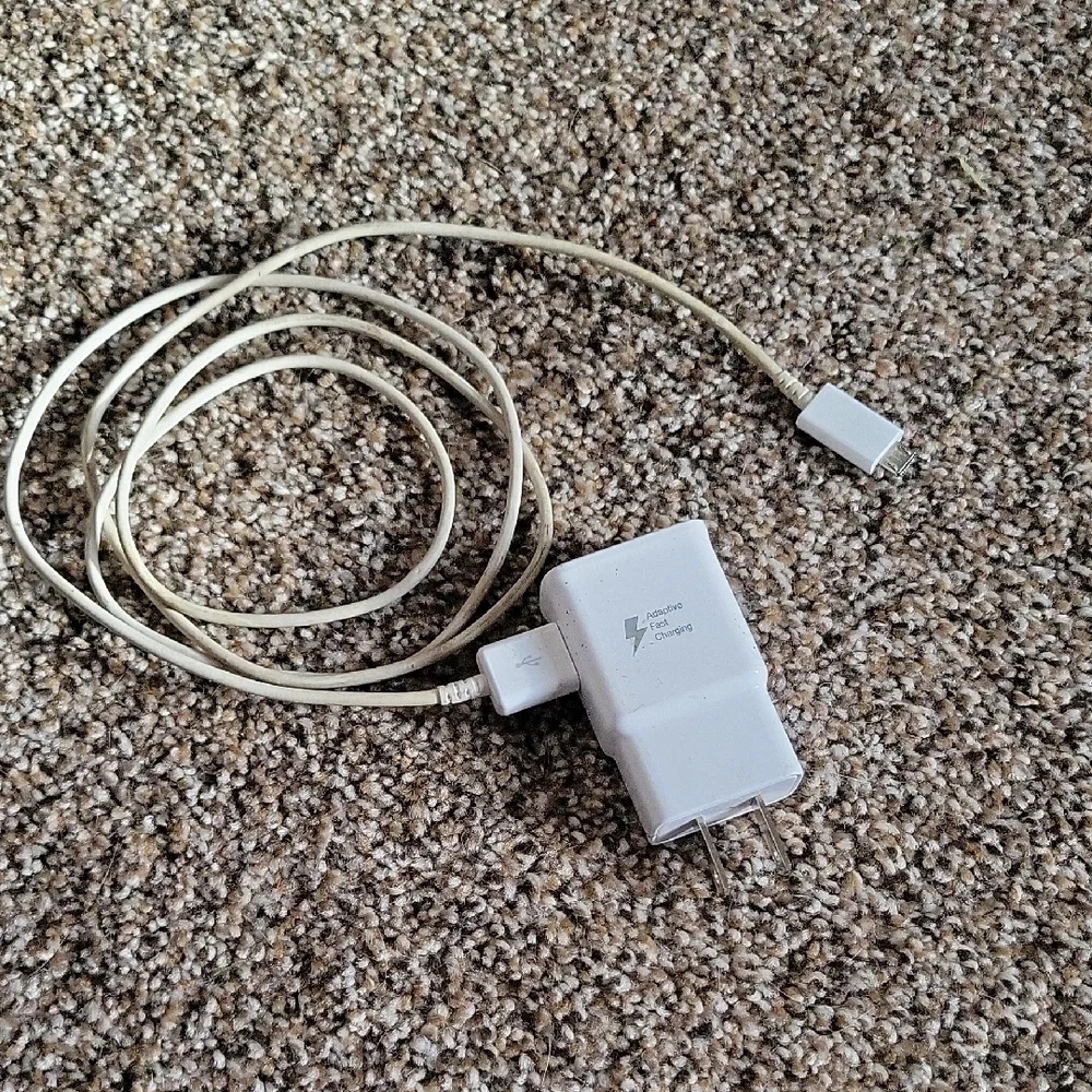 White USB Charger with Cable